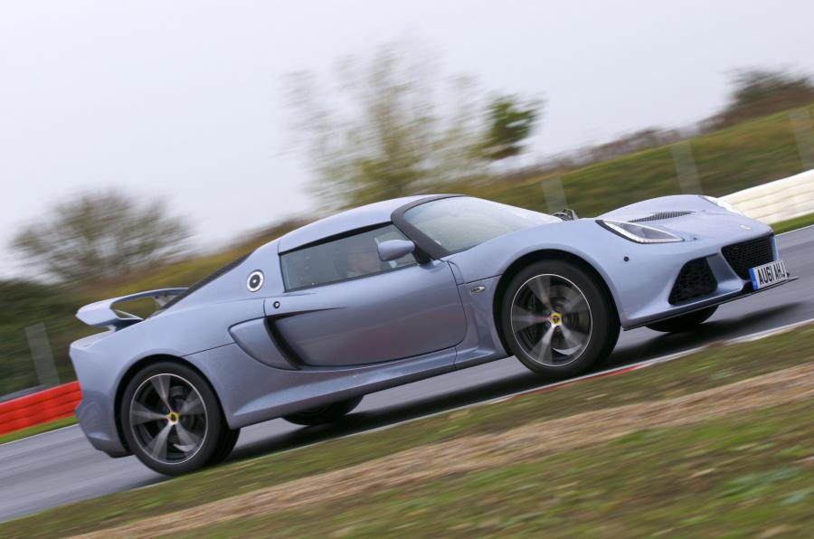  Lotus Exige S 2012 года  (фото 10 из 42)